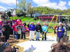 526510_377485559027763_968155144_n